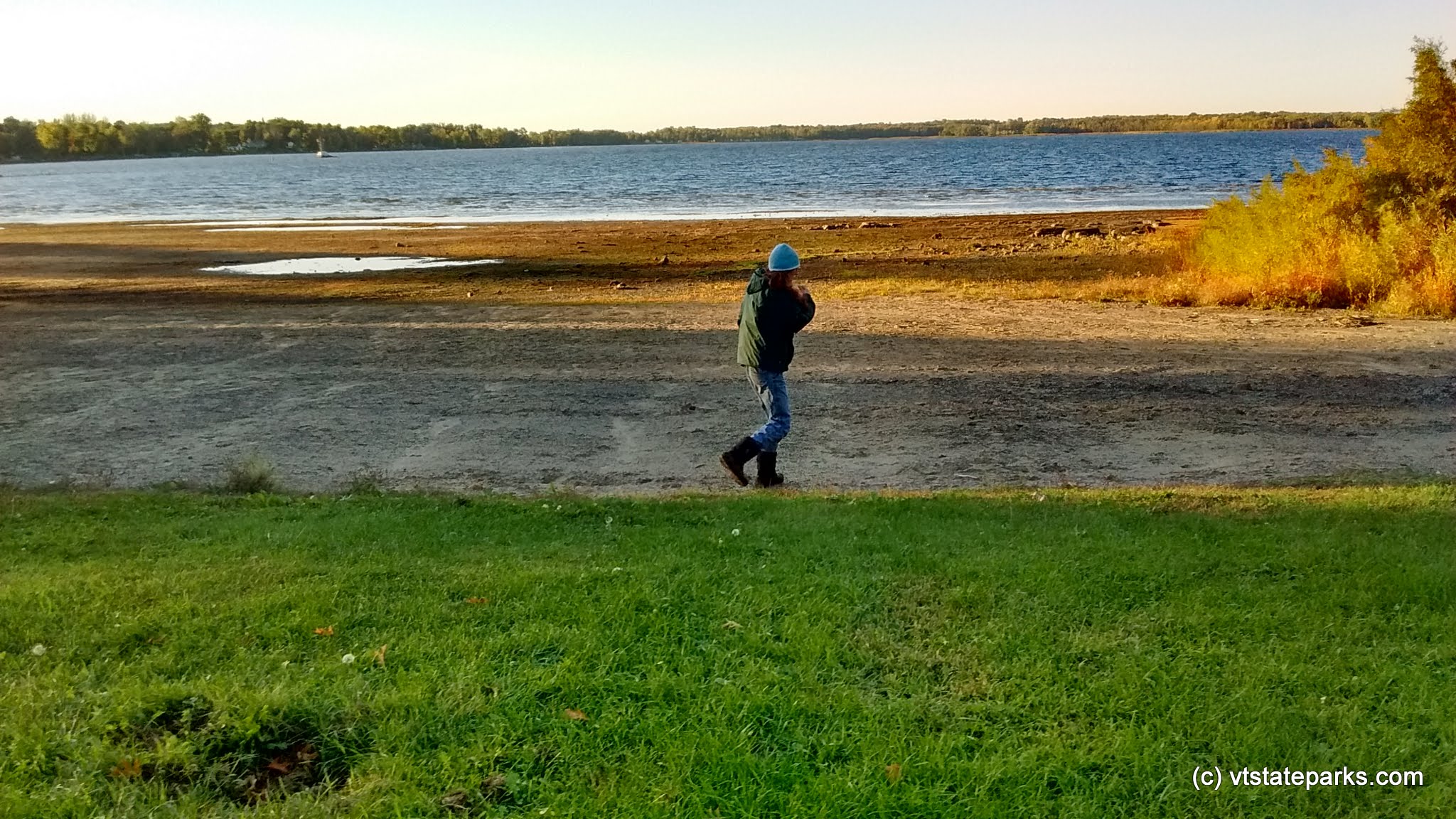 Morning walk on the beach at Knight Point State Park