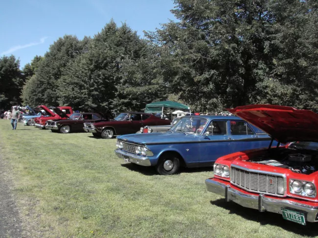Car show at Knight Point State Park