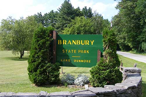The entrance sign to Branbury State Park