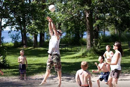 A friendly volleyball game at Kill Kare State Park