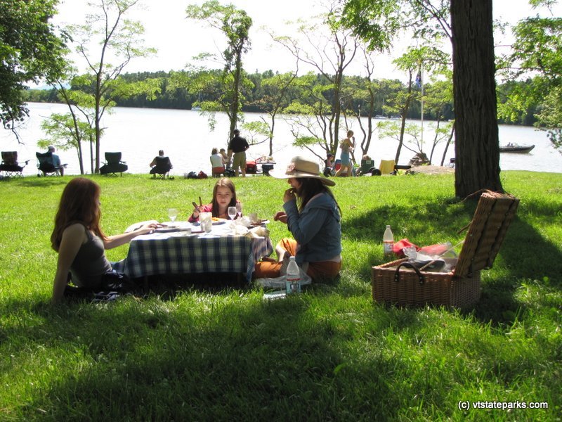 Beautiful day and spot for a picnic at Kingsland Bay State Park