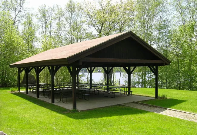 Picnic pavilion at Boulder Beach State Park