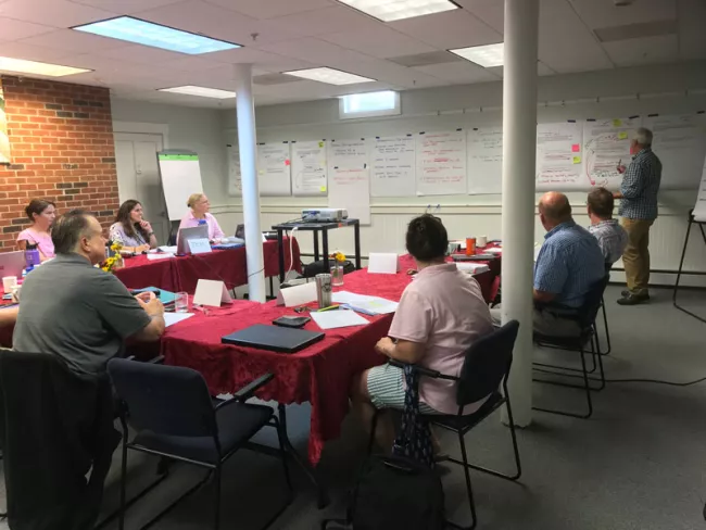 The conference room accommodates up to 30 people and can be rented for meetings or conferences